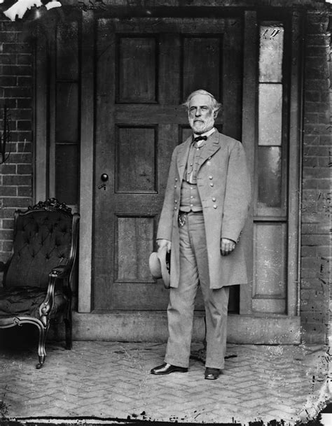 robert-e-lee-2 - Confederate Leaders Pictures - Civil War - HISTORY.com