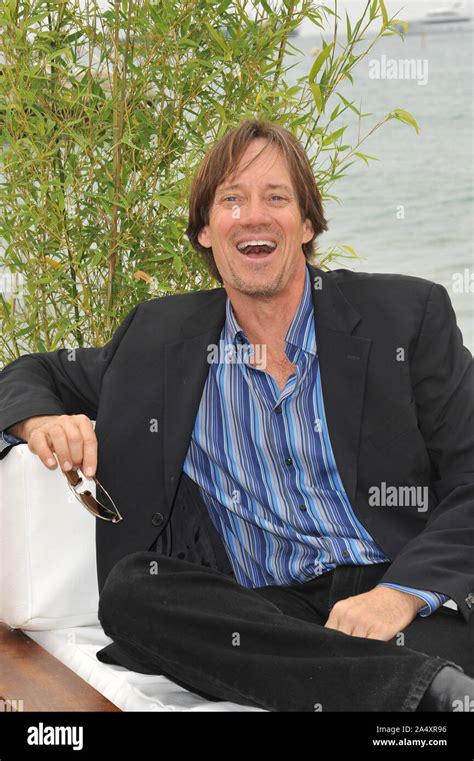 Kevin sorbo soul surfer photocall hi-res stock photography and images - Alamy