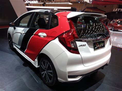 Honda Jazz facelift at GIIAS 2017 in RS trim - Live Images