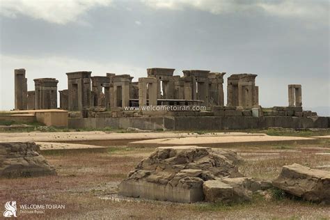 Achaemenid Architecture - The Architect