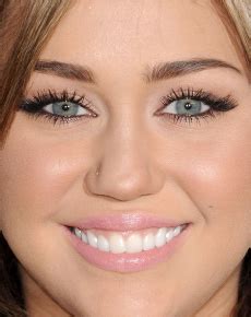 ~butterfly eyes~ [ the Eyes of Miley Cyrus ]