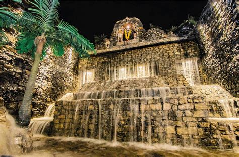 Stonny Brook, India's First Stream Restaurant In Bangalore Has Indoor Waterfalls & Water Running ...