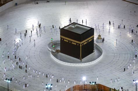 Umrah pilgrims return to a Mecca stilled by coronavirus slump | Daily Sabah