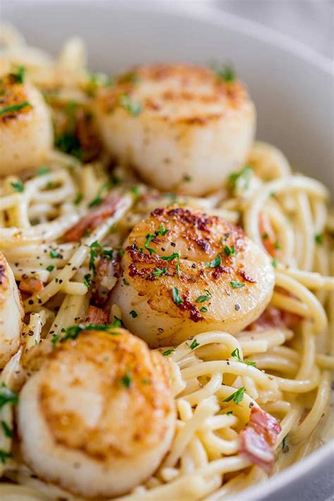 This Seared Scallop Pasta with Creamy Bacon Sauce is such an easy elegant seafood recipe. We all ...