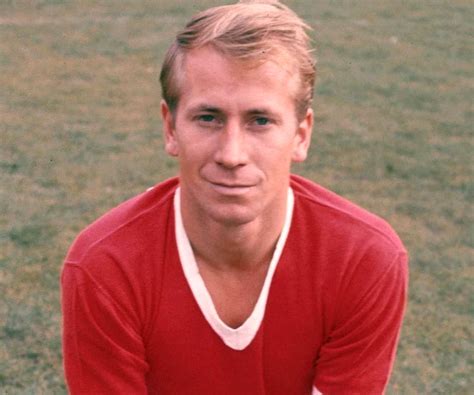 Bobby Charlton Biography - Facts, Childhood, Family Life & Achievements