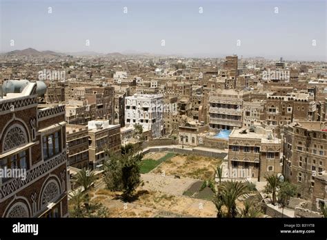 Sanaa the ancient capital city of Yemen Stock Photo: 19098139 - Alamy