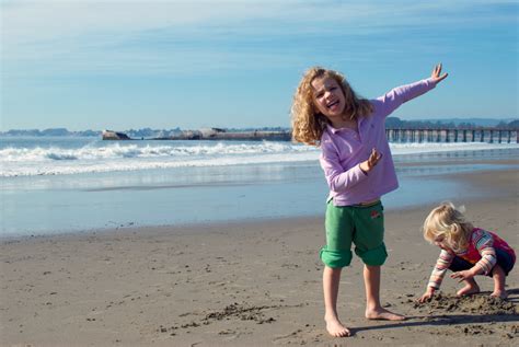 Going barefoot can improve mood & health (like forest bathing ...