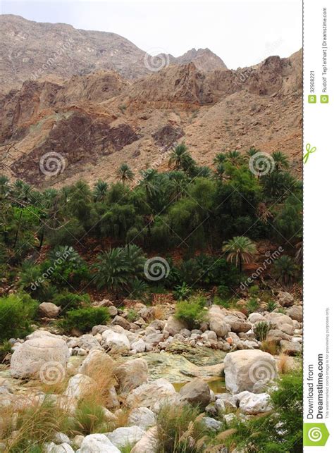 Wadi Tiwi stock image. Image of desert, hole, arabian - 32908221