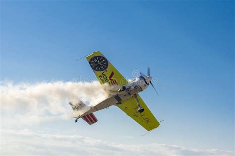 Stunt plane in the air editorial photography. Image of aerospace - 41879512