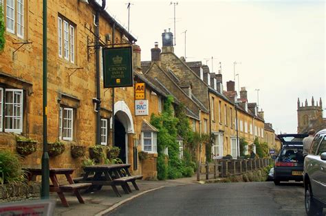 We loved staying in Blockley, Cotswold at Old Crown Inn | Hotel inn, Cotswolds, Spring trip