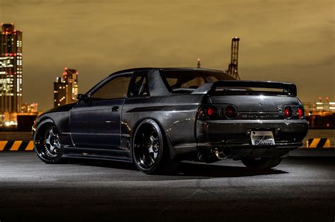 Nissan Skyline GT-R s in the USA Blog: Garage Active Carbon Fiber R32 Nissan Skyline GT-R Bodykit