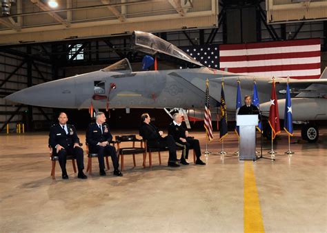 Oregon Air National Guard signs historic 50-year lease with Port of Portland Commission ...