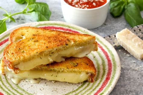 Garlic Bread Grilled Cheese Sandwich Recipe