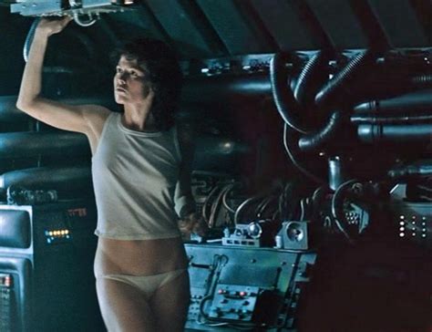 44 Amazing Color Photos of Behind the Scenes From the Set of 'Alien' (1979) ~ vintage everyday