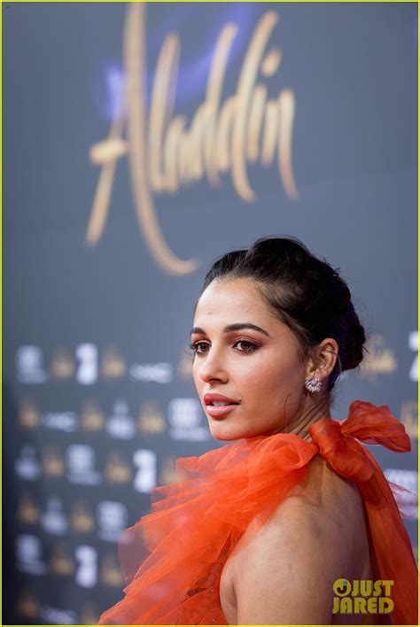 Photo: will smith mena massoud naomi scott aladdin premiere berlin 21 ...