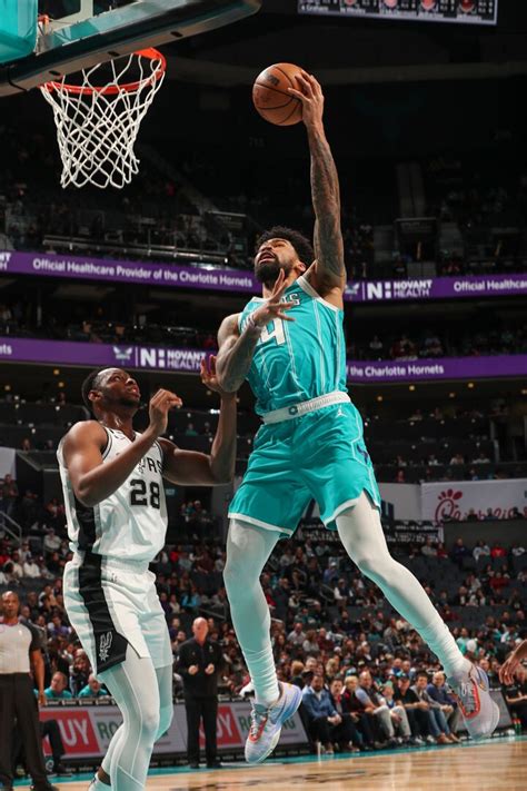 Hornets vs Spurs Gallery - 02/15/23 Photo Gallery | NBA.com