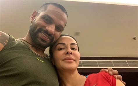 Shikhar Dhawan uploads an adorable picture with his wife Ayesha on Instagram