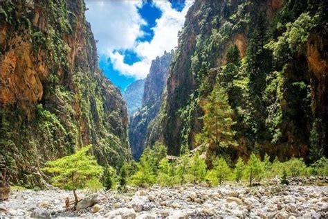 Guide to Hiking Samaria Gorge | kimkim