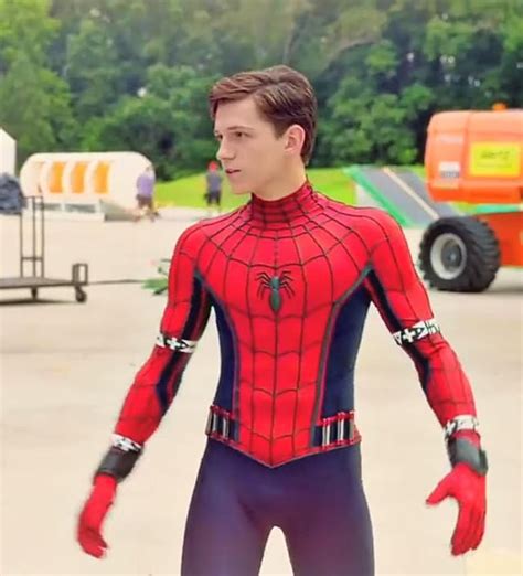 This was the on-set suit for Spider-Man in Civil War. Do you think that they should've stick ...