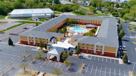 Cedar Point's Express Hotel - UPDATED 2018 Prices & Reviews (Sandusky ...