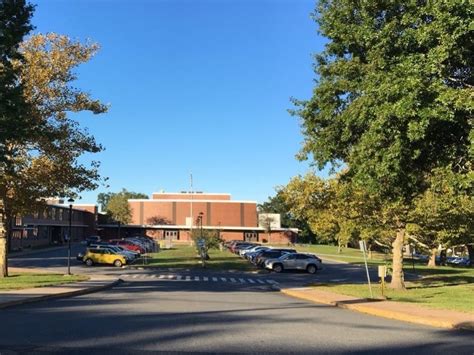 Threat Prompts Early Dismissal At Manchester High School | Manchester ...