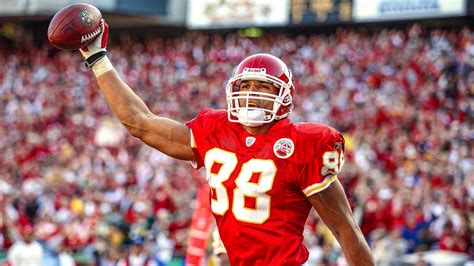 What is Tony Gonzalez’s ethnicity? Former Chiefs TE’s legendary career explored