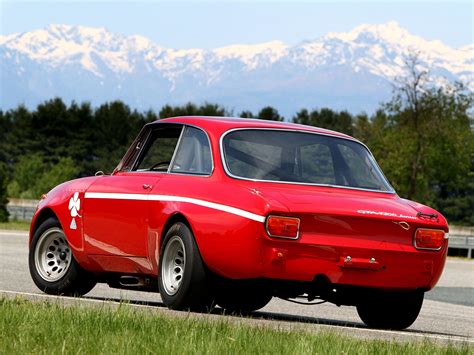 Alfa Romeo GTA 1300 Junior Corsa 1968–1972 Alfa Bertone, Alfa Gta, Alfa Romeo Gta, Alfa Romeo ...