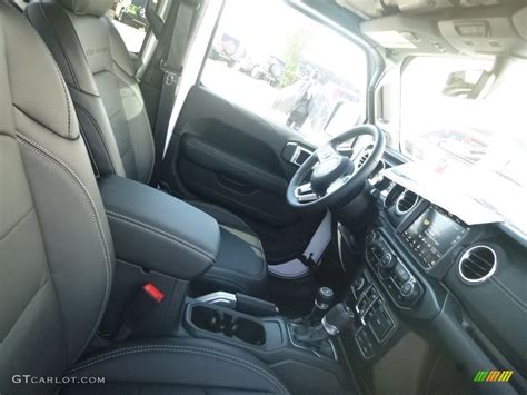 Black Interior 2020 Jeep Gladiator Overland 4x4 Photo #133232649 | GTCarLot.com