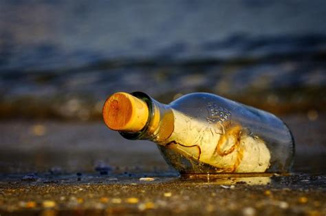 Message in a bottle from Ireland washes up in New Jersey - UPI.com