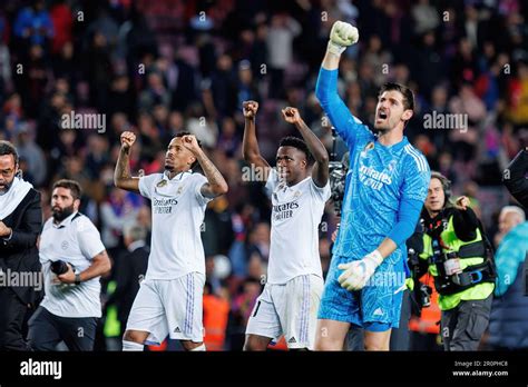 BARCELONA - APR 5: Courtois celebrates the victory during the Copa del ...