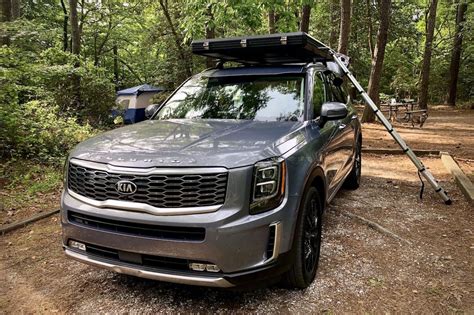 What It’s Like to Camp in Roofnest Rooftop Tent on a Car