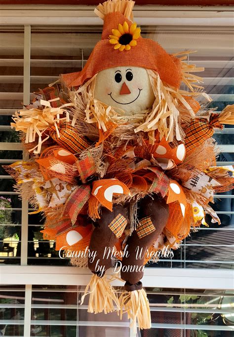 Scarecrow Fall Wreath Manualidades Halloween, Adornos Halloween ...