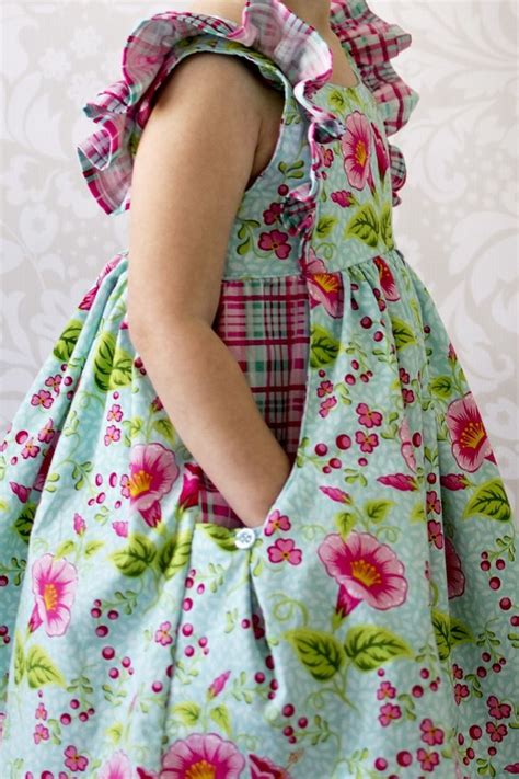 Bold and beautiful in the Simple Life Patterns Jaimesyn Dress! - The Sew and Tell Project ...