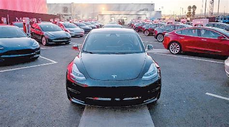 Tesla delays big rig truck debut; Model 3 in 'production hell' - Read ...