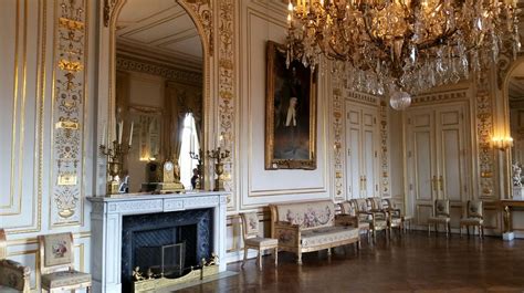 Inside the Royal Palace in Brussels, a fairytale office – CRUISE TO TRAVEL