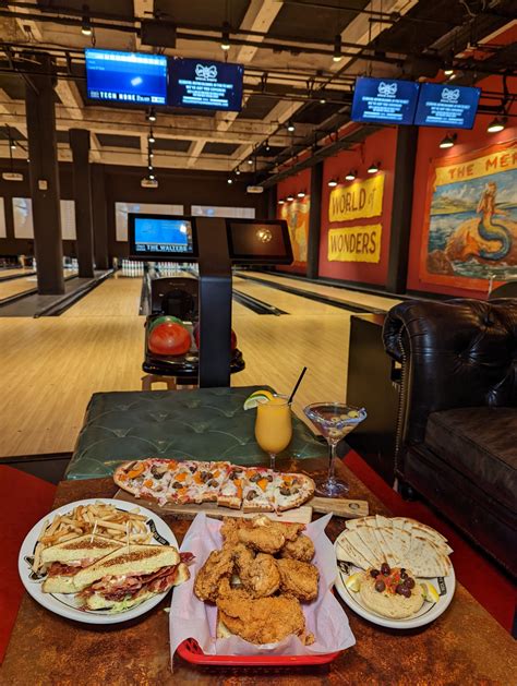 Brooklyn Bowl – Happy Hour Philly