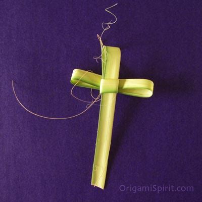 How to Make a Palm Sunday Cross – Leyla Torres – Origami Spirit