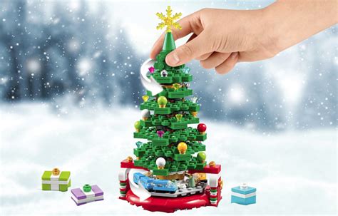 LEGO Christmas Tree (40338) Building Instructions Now Available