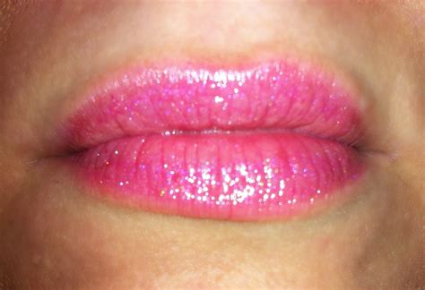 Cheri Quite Contrary: Lip Plumper Gloss - Wow