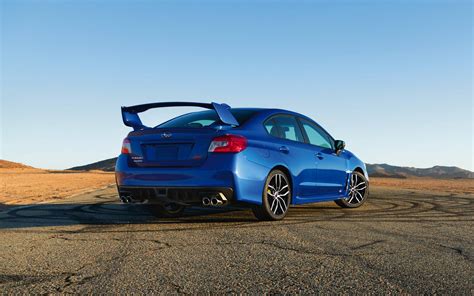 Les Subaru WRX et WRX STI 2021 mises à l’essai sur piste - Guide Auto