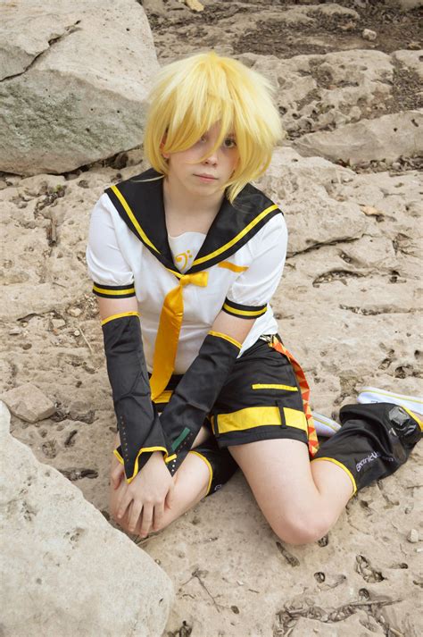 Len Kagamine Cosplay by xDerin-Chan on DeviantArt