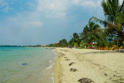 10 Best Beaches in Belize (with Map & Photos) - Touropia