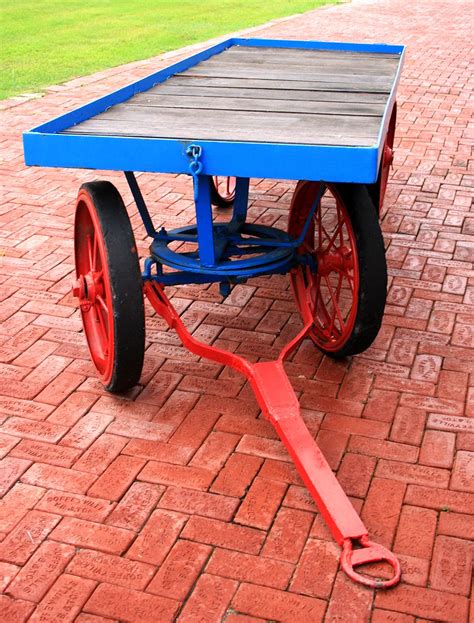 Vintage Baggage Cart | This vintage baggage cart is on displ… | Flickr