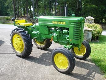 1952 John Deere Model M - TractorShed.com