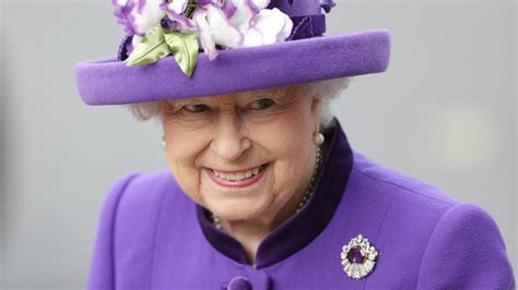 Queen Elizabeth II: Where you can pay tribute to monarch - BBC News