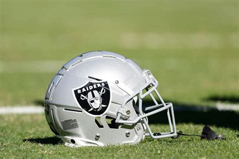 Jack Jones, former Patriots CB, debuts with Raiders - masslive.com