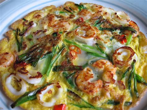 Sumptuous Flavours: Korean Seafood Pancake ( Haemul Pajeon )