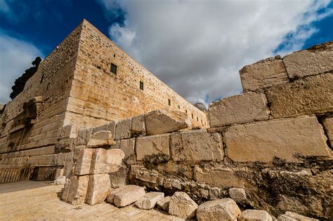 Remains of Jerusalem main street running the length of the Western Wall ...