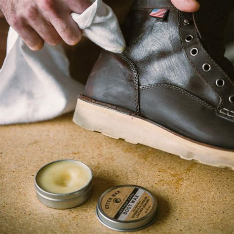 Boot Wax | Beeswax & Lanolin Leather Waterproofer | Otter Wax™