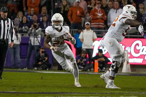 Texas’ Jonathon Brooks out for rest of season with ACL tear: Who steps ...